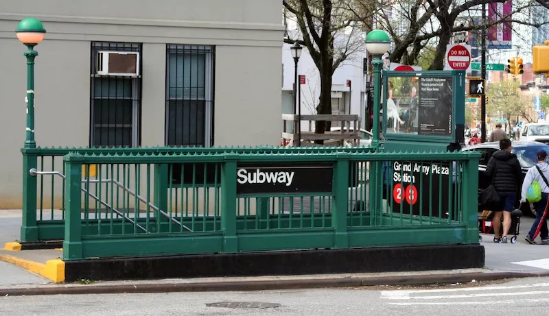 Entrada da estação de metrô em Nova York