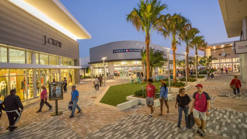 Compras no Tanger Outlets Daytona Beach