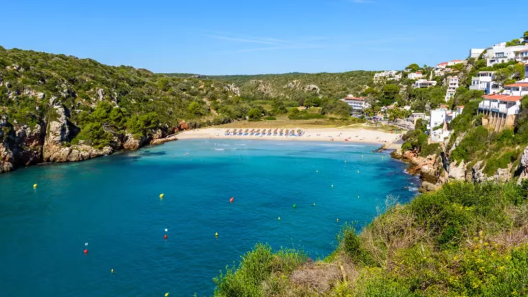 Onde comprar excursões e ingressos para Menorca e Espanha?