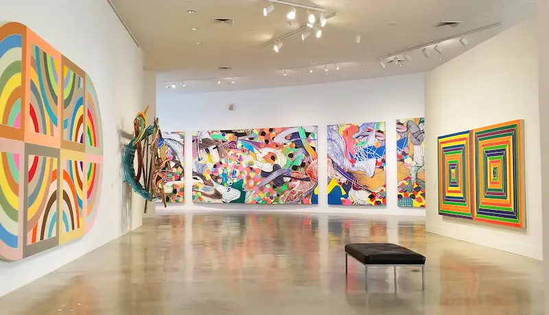 Interior do NSU Art Museum Fort Lauderdale