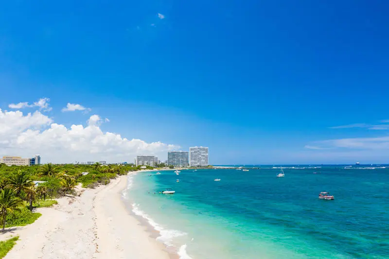 Praia de Dania Beach próximo a Fort Lauderdale