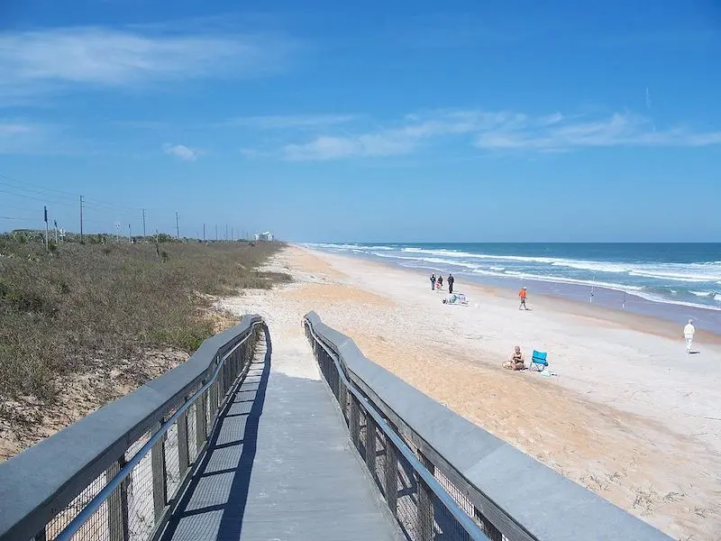 Praia de Ormond Beach próximo a Daytona Beach