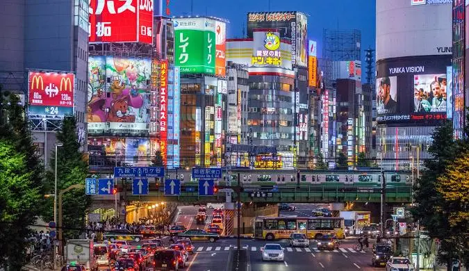 Bairro de Shinjuku é o local perfeito para encerrar o roteiro de 4 dias em Tóquio