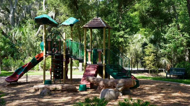 Playground no Moccasin Lake Nature Park em Clearwater