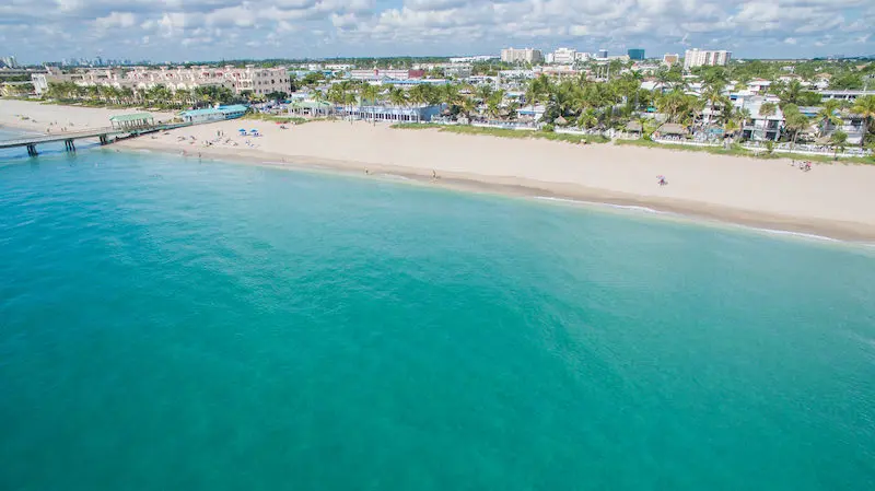 Praia de Lauderdale-By-The-Sea próximo a Fort Lauderdale