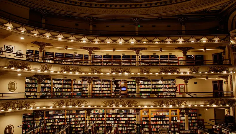 Livros na El Ateneo Grand Splendid