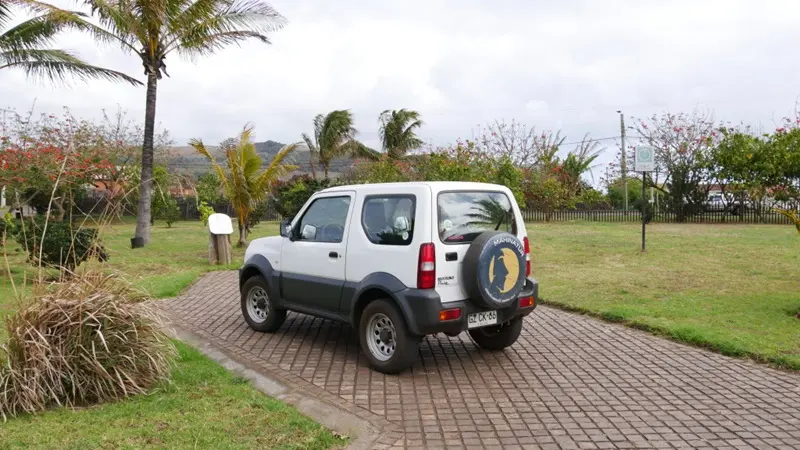 Carro na Ilha de Páscoa