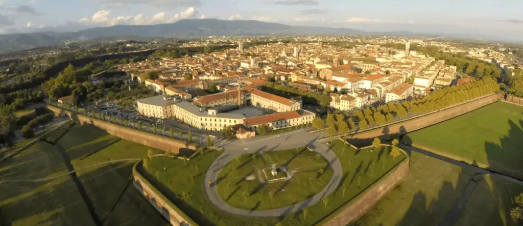 Tour guiado em Lucca