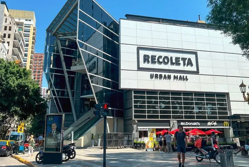 Recoleta Urban Mall fachada