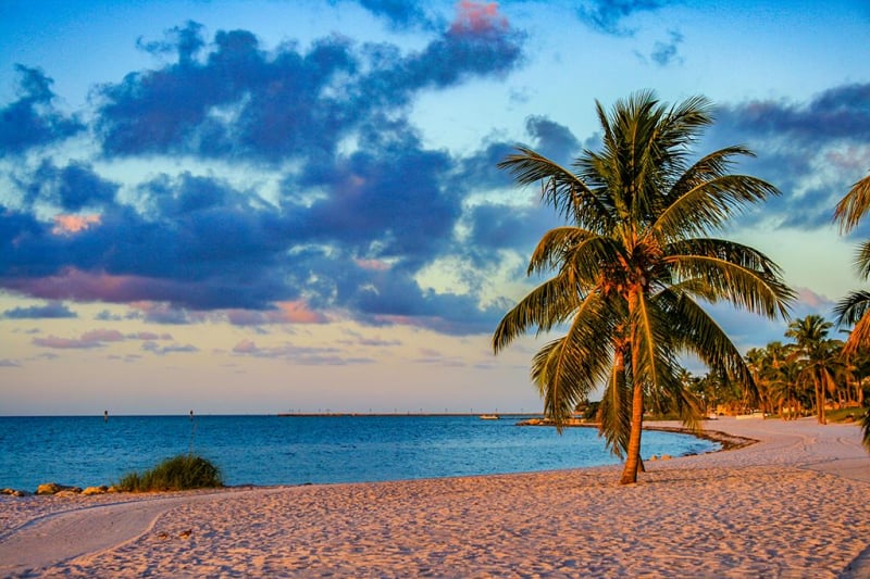Paisagem de Smathers Beach em Key West