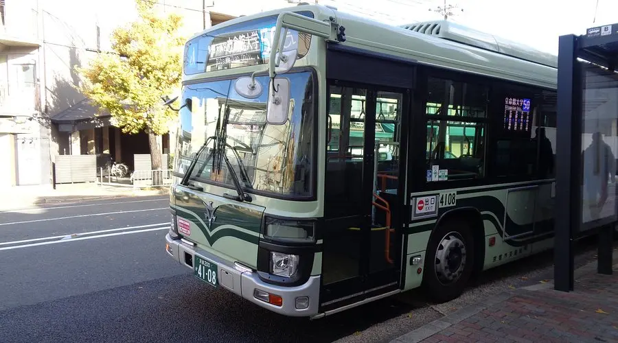 Ônibus em Kyoto