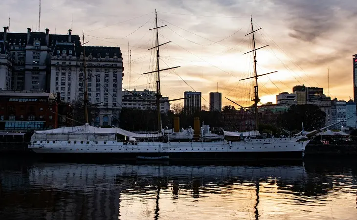 Fragata Sarmiento: Atração incrível em Buenos Aires!