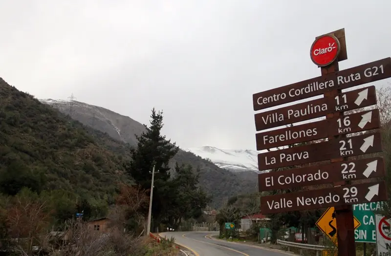 Início da estrada que leva às estações de esqui