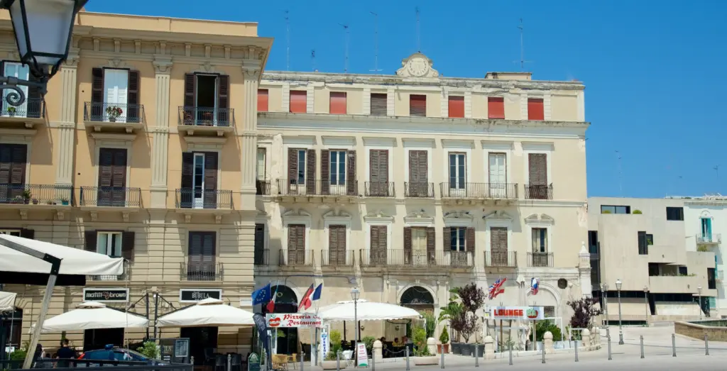 Piazza del Ferrarese