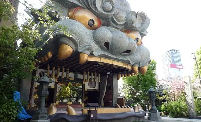 Namba Yasaka Shrine