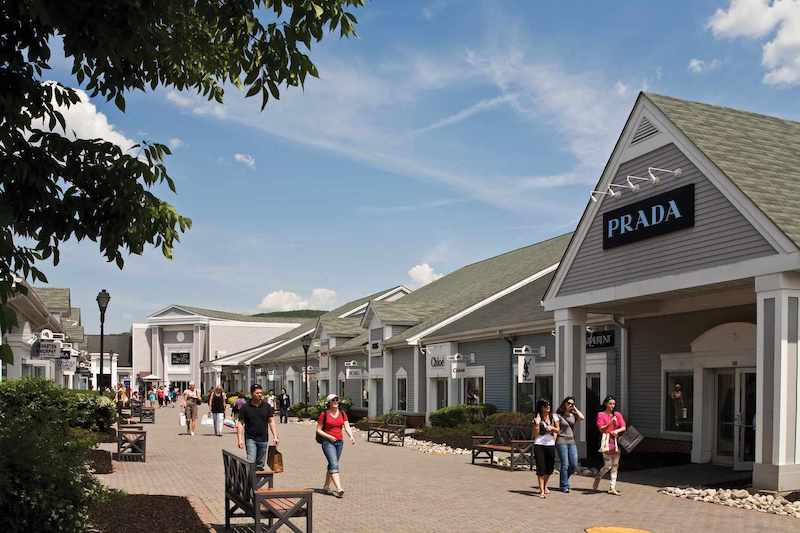 Lojas no Woodbury Common Premium Outlets em Nova York