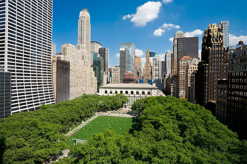 Vista do Bryant Park e da Biblioteca Pública de Nova York