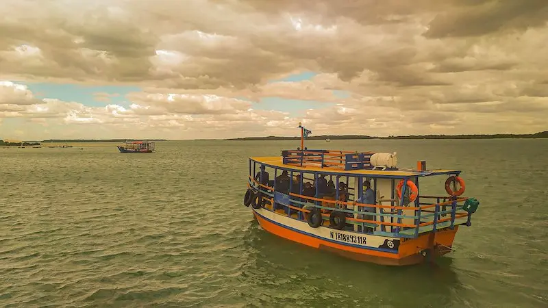 Passeio de barco por Galinhos