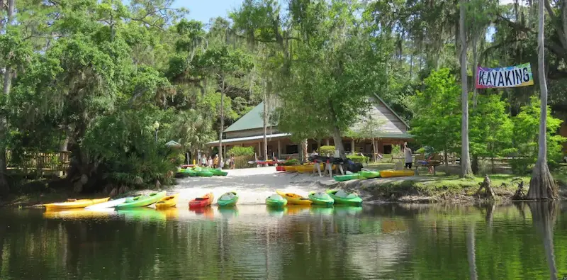 Caiaques no Shingle Creek Regional Park em Kissimmee