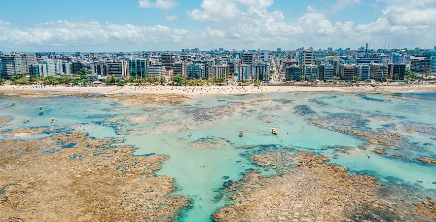 Tudo sobre as piscinas naturais de Pajuçara em Maceió