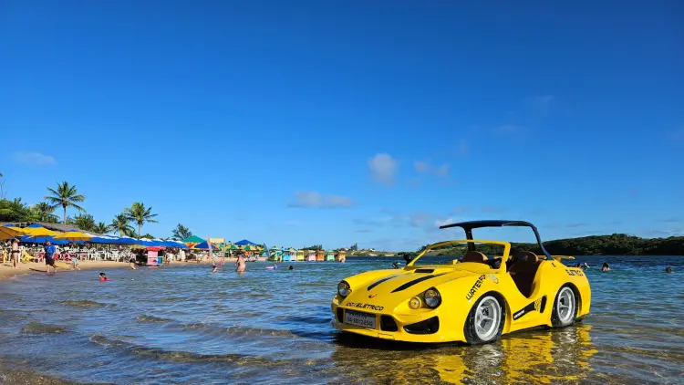 Carro na Lagoa de Arituba