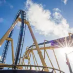 Trilho da montanha-russa Montu no Busch Gardens Tampa Bay