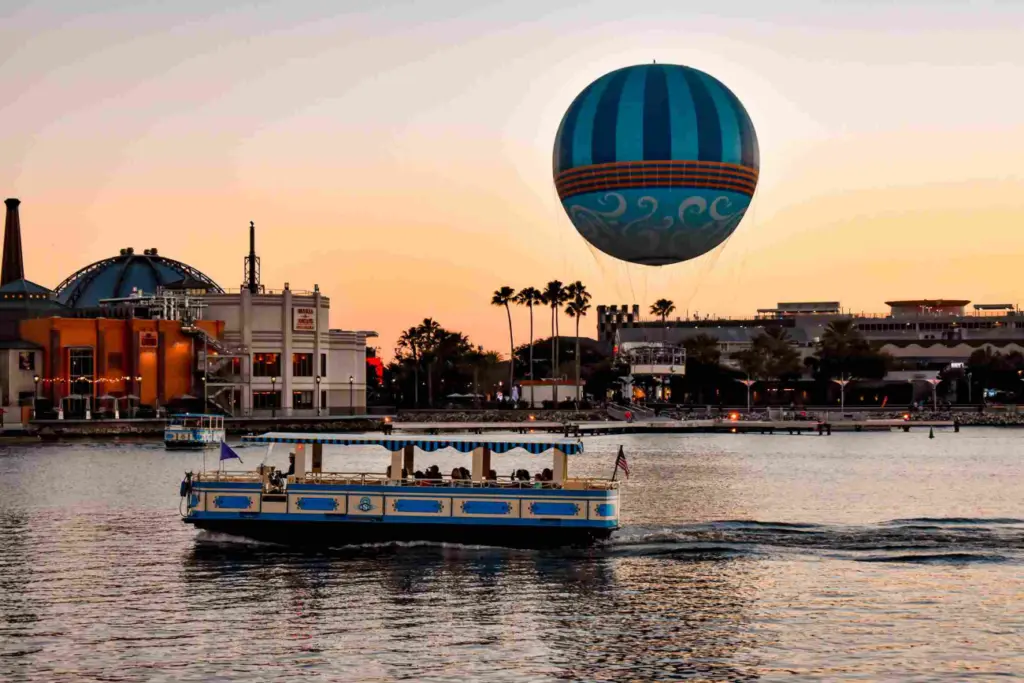 Paisagem de balão no Disney Springs em Orlando