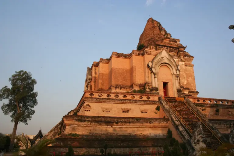 Templo Wat Chedi Luang em Chiang Mai