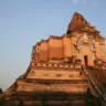 Templo Wat Chedi Luang em Chiang Mai