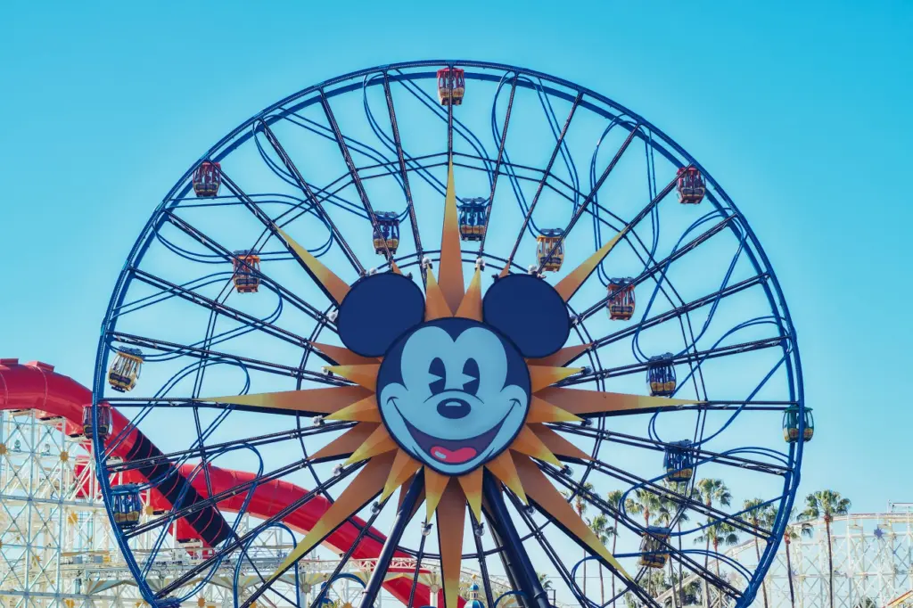 Pixar Pal-A-Round - Non -Swinging no Disney California Adventure Park