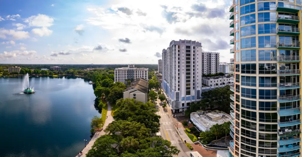 Vista aérea do Lake Eola Park em Orlando Vista aérea do Lake Eola Park em Orlando