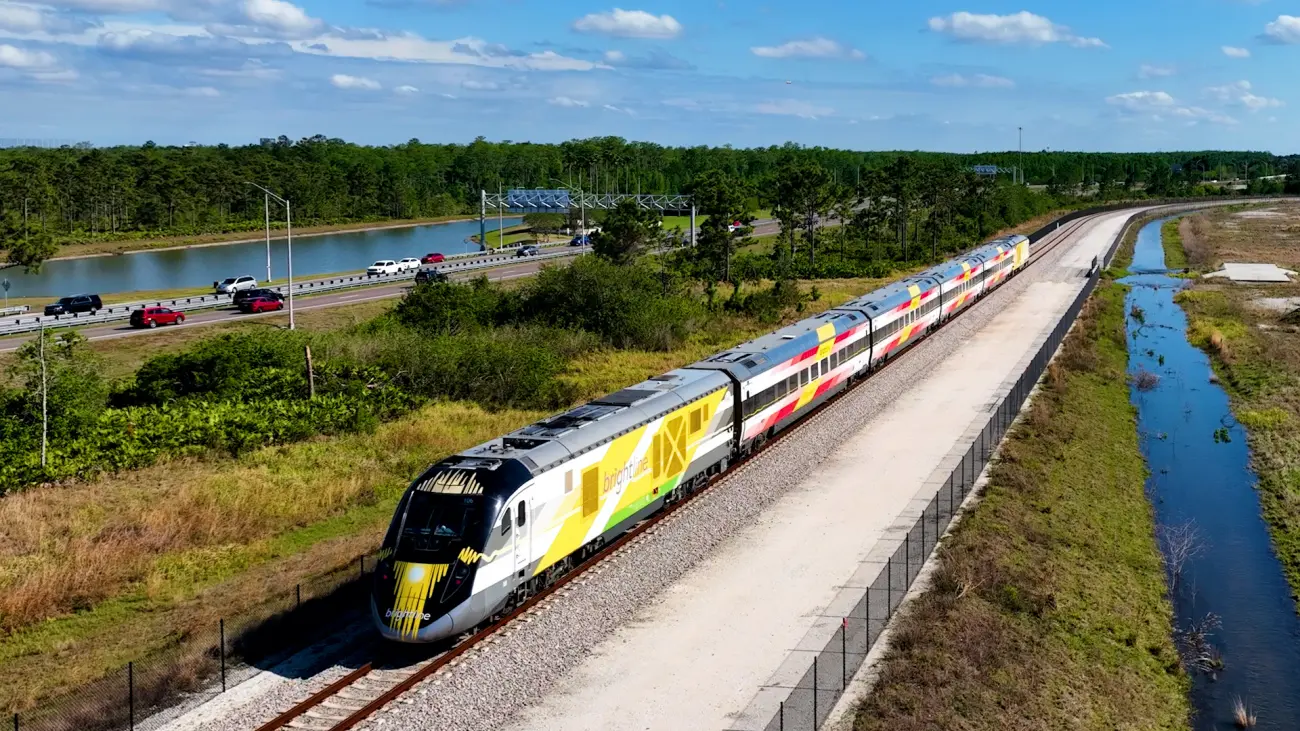 Trem da Brightline de Orlando a Miami Trem da Brightline de Orlando a Miami
