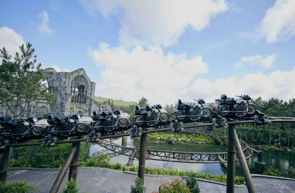 Trilho da Hagrid's Magical Creatures Motorbike Adventure no Islands of Adventure em Orlando Trilho da Hagrid's Magical Creatures Motorbike Adventure no Islands of Adventure em Orlando