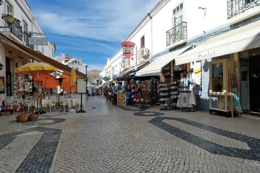 Guia de compras em Lagos: lojas, ruas e shoppings!