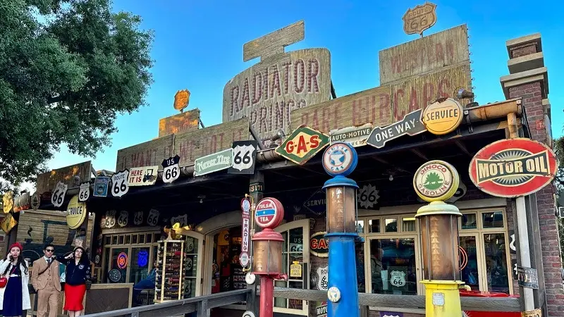 Radiator Springs Curios no Disney California Adventure Park