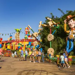 Visitantes na Toy Story Land no Hollywood Studios da Disney Orlando Visitantes na Toy Story Land no Hollywood Studios da Disney Orlando