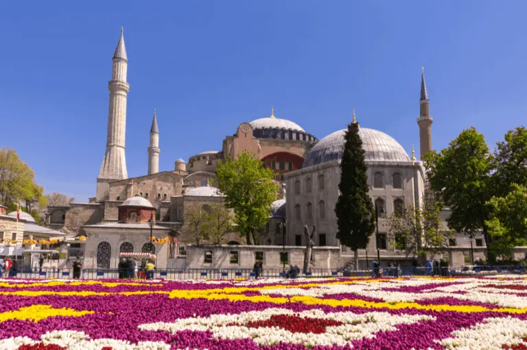 Turquia em Abril: Como é o clima e o que fazer!