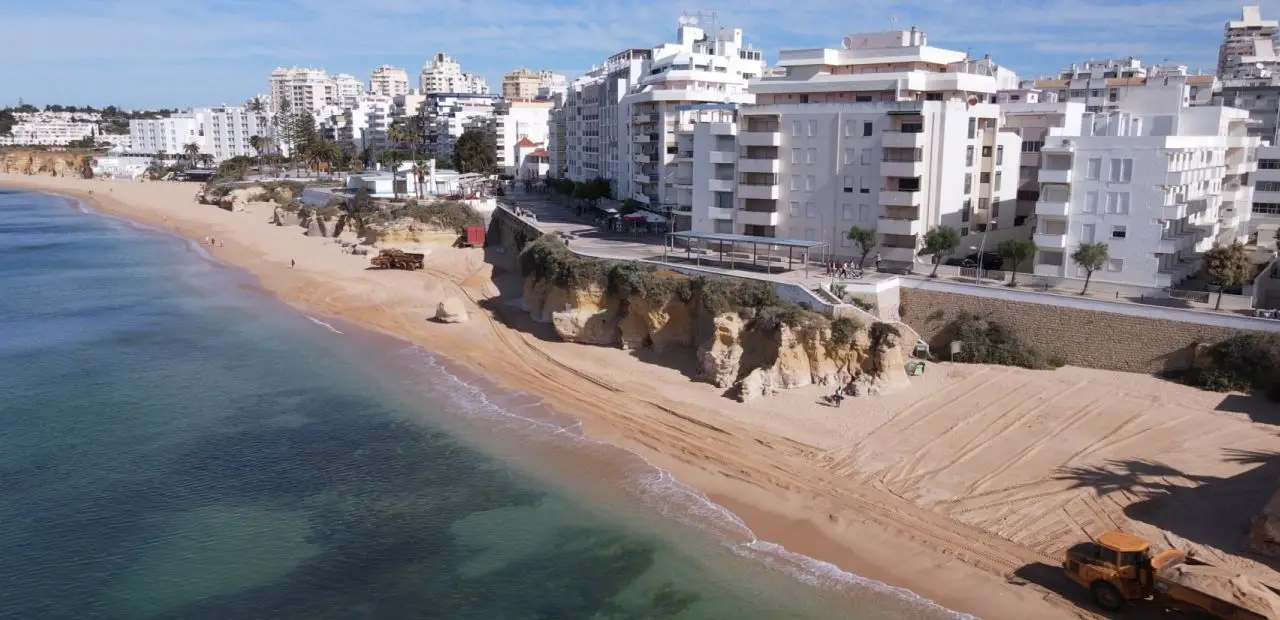 Praia da Armação de Pêra Praia da Armação de Pêra