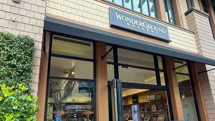 WonderGround Gallery no Downtown Disney District WonderGround Gallery no Downtown Disney District