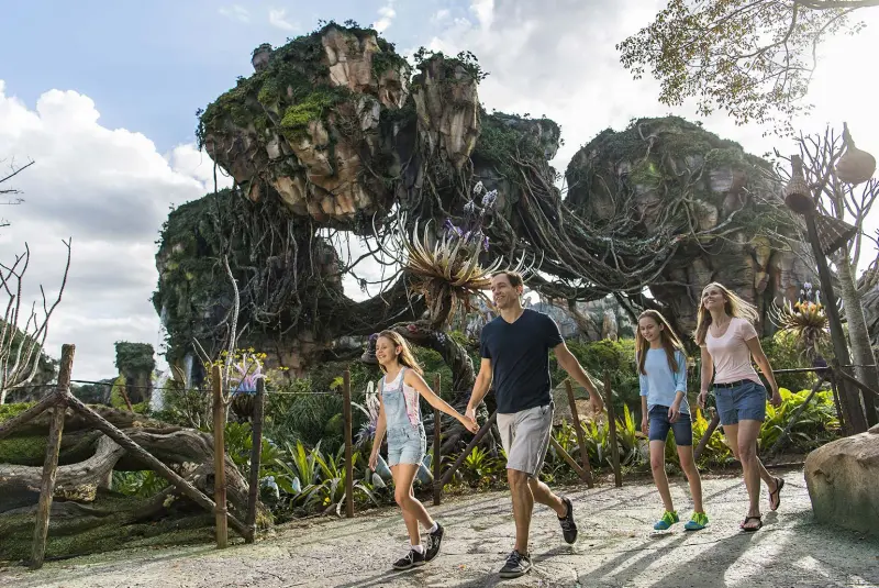 Família na área de Avatar no Animal Kingdom da Disney Orlando