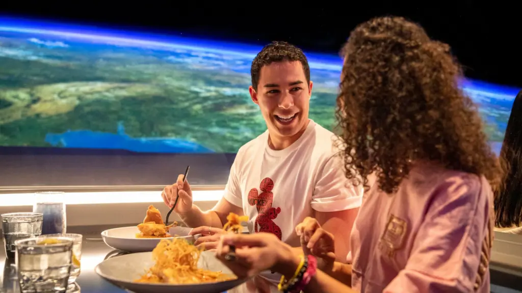 Restaurante Espaço 220 no Epcot Disney Orlando