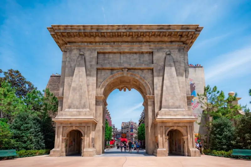 Entrada da área The Wizarding World of Harry Potter – Ministry of Magic no Epic Universe em Orlando