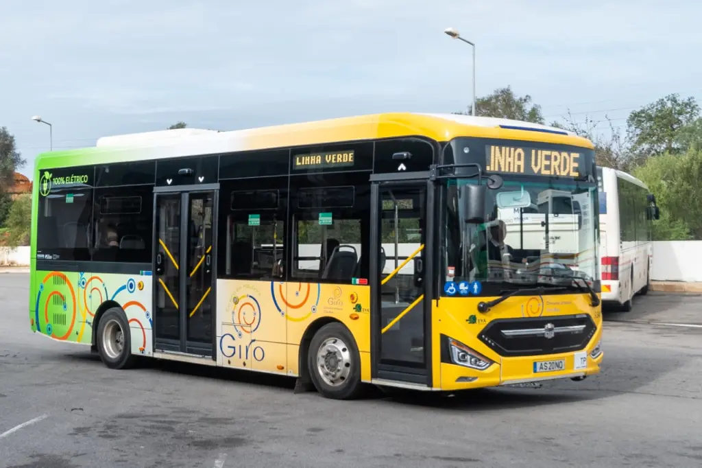 Ônibus em Albufeira