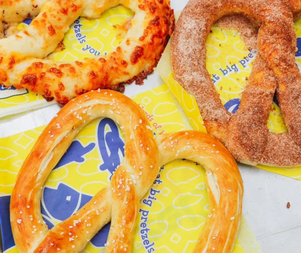 Wetzel's Pretzels no Downtown Disney District