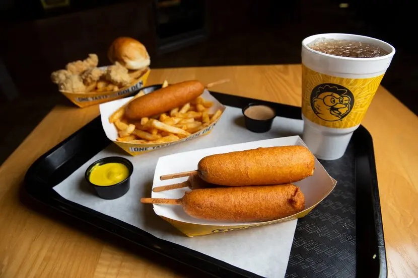 Prato no Fletcher’s Original Corny Dogs em Dallas