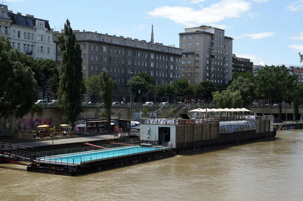 Badeschiff Wien