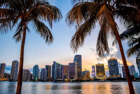 Paisagem do anoitecer na cidade de Miami