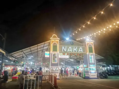 Naka Night Market em Phuket