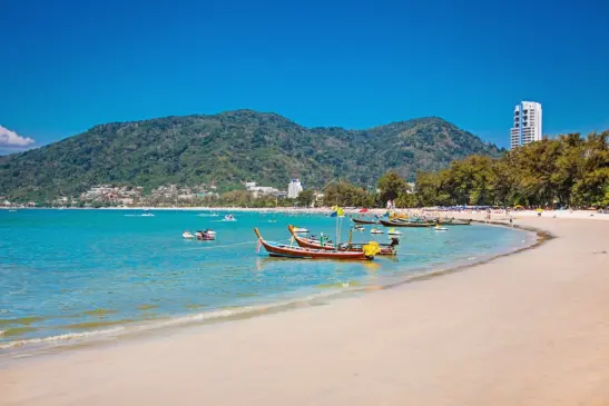 Praia Patong Beach em Phuket