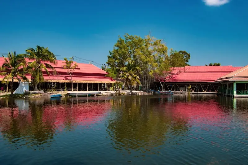 Sam Phan Nam Floating Market